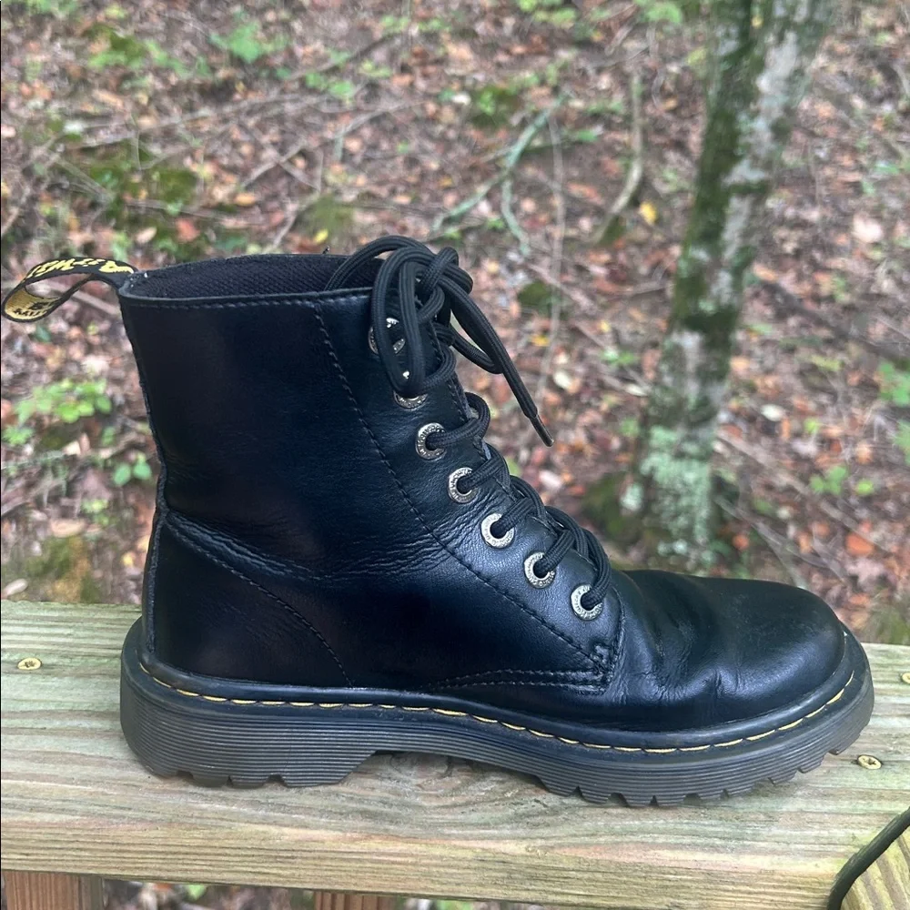 Doc Martens - Picture 3 of 6